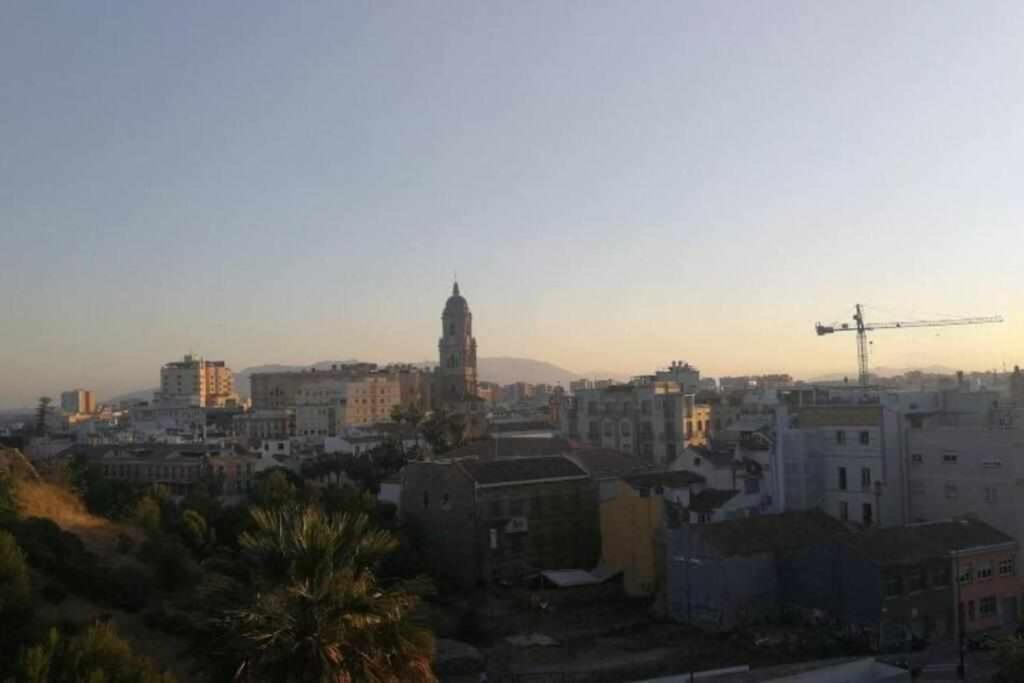 Apartamento En Pleno Centro De Malaga Luaran gambar