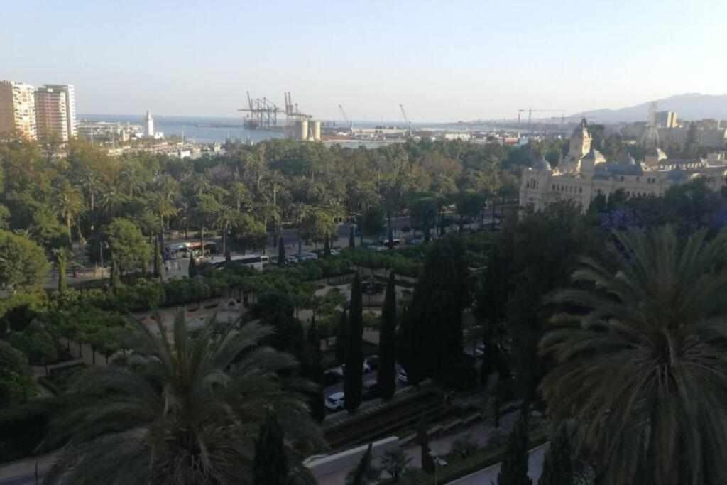 Apartamento En Pleno Centro De Malaga Luaran gambar